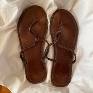 ABERCROMBIE & FITCH LEATHER FLIP FLOPS